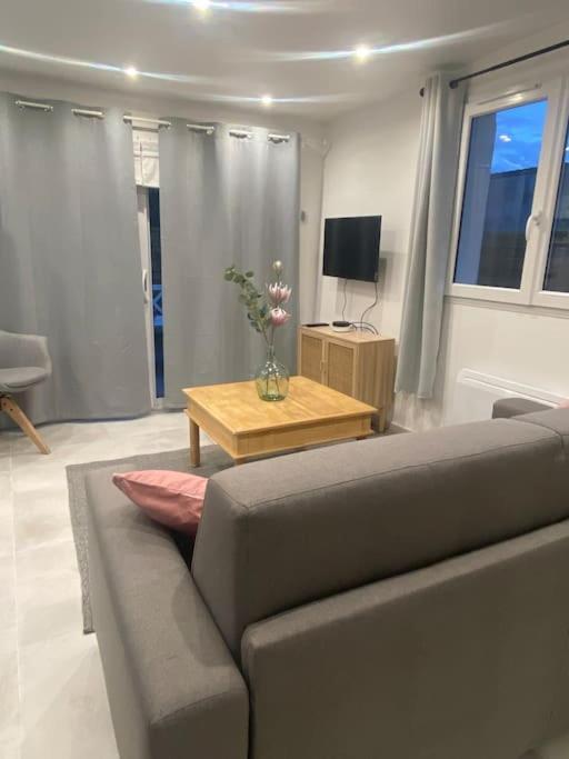 Maison Jardin Et Parking Gratuit - 10 Min De L'Aeroport - Metro 14 - Arrivee Autonome Orly Zewnętrze zdjęcie