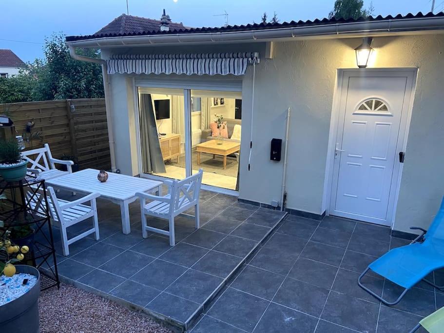 Maison Jardin Et Parking Gratuit - 10 Min De L'Aeroport - Metro 14 - Arrivee Autonome Orly Zewnętrze zdjęcie