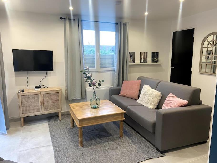 Maison Jardin Et Parking Gratuit - 10 Min De L'Aeroport - Metro 14 - Arrivee Autonome Orly Zewnętrze zdjęcie